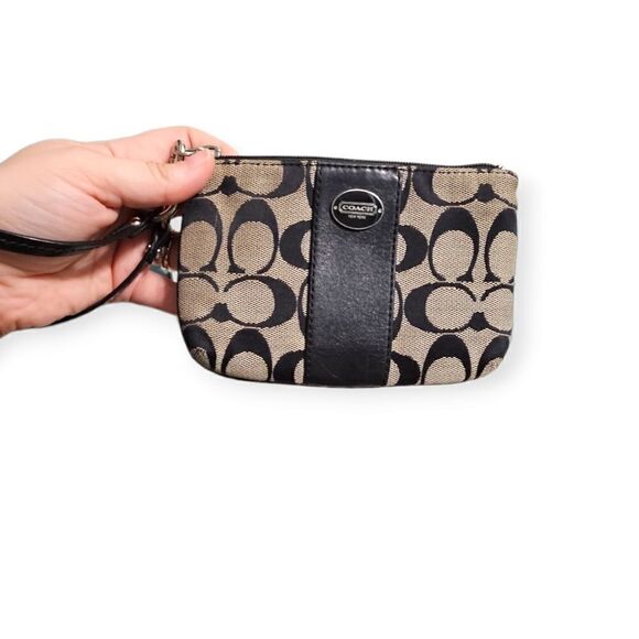 COACH Black Leather Legacy  Signature C Small Coin Zip Wristlet - Picture 8 of 8